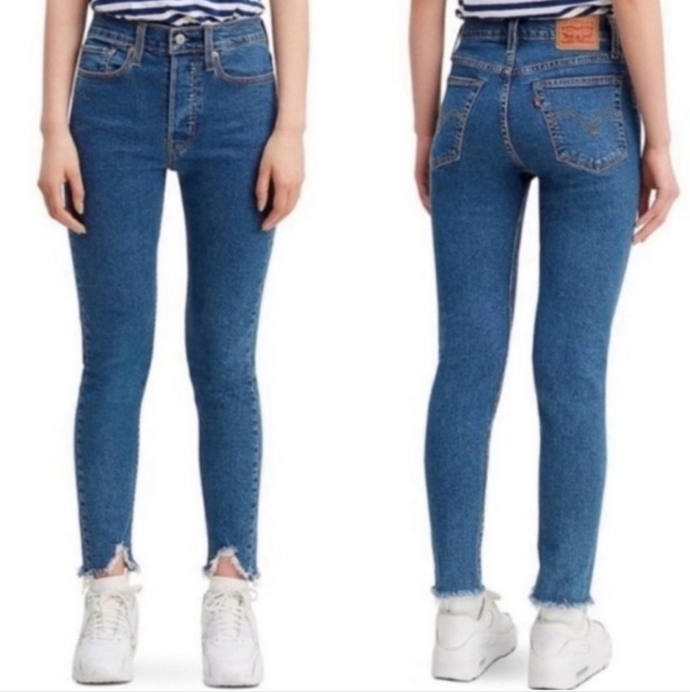☃️Levi's Wedgie Skinny Jeans in Medium Wash